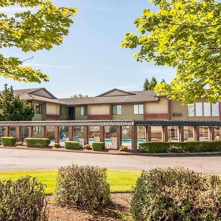 Comfort Inn Conference Center Hillsboro Exterior photo