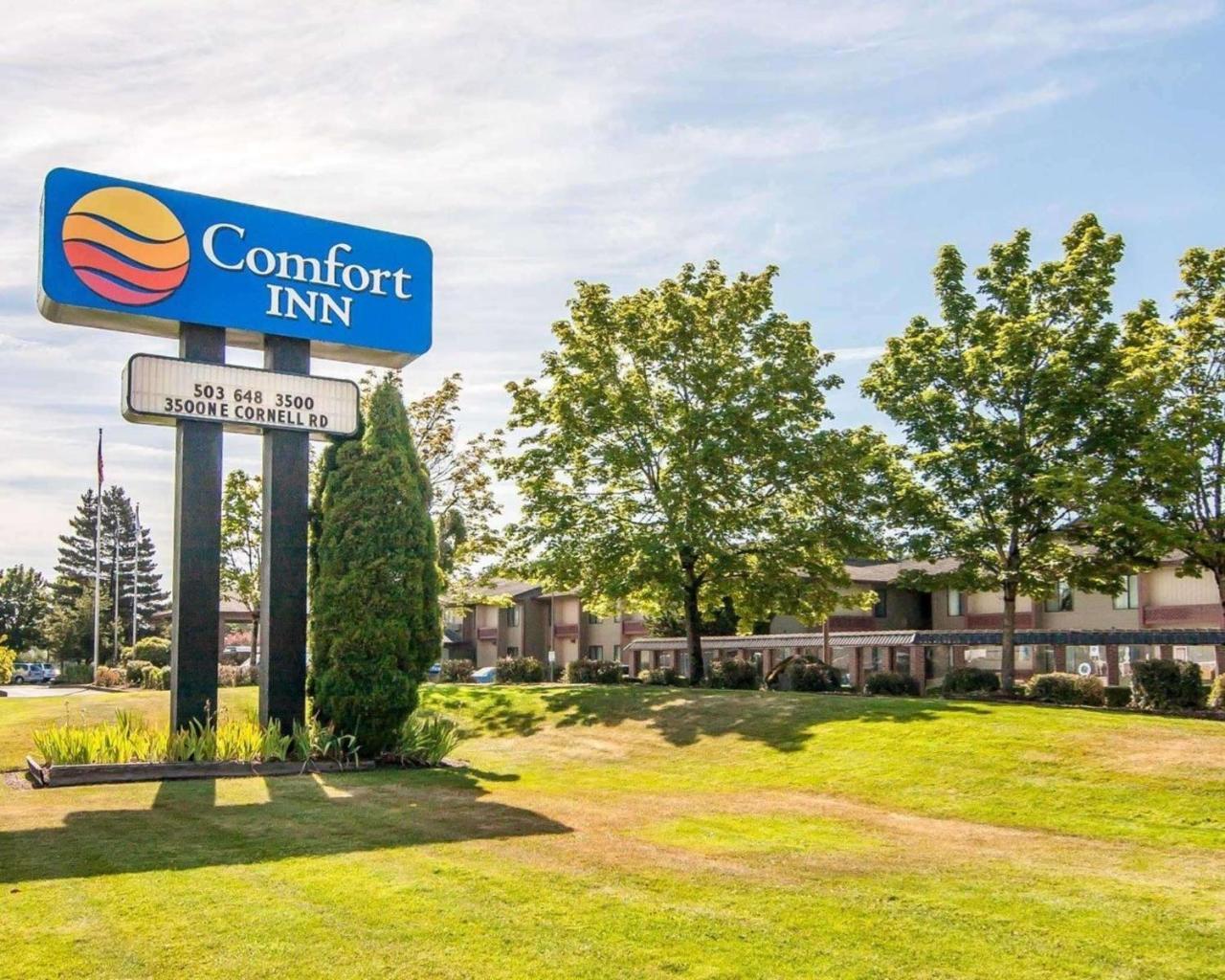 Comfort Inn Conference Center Hillsboro Exterior photo